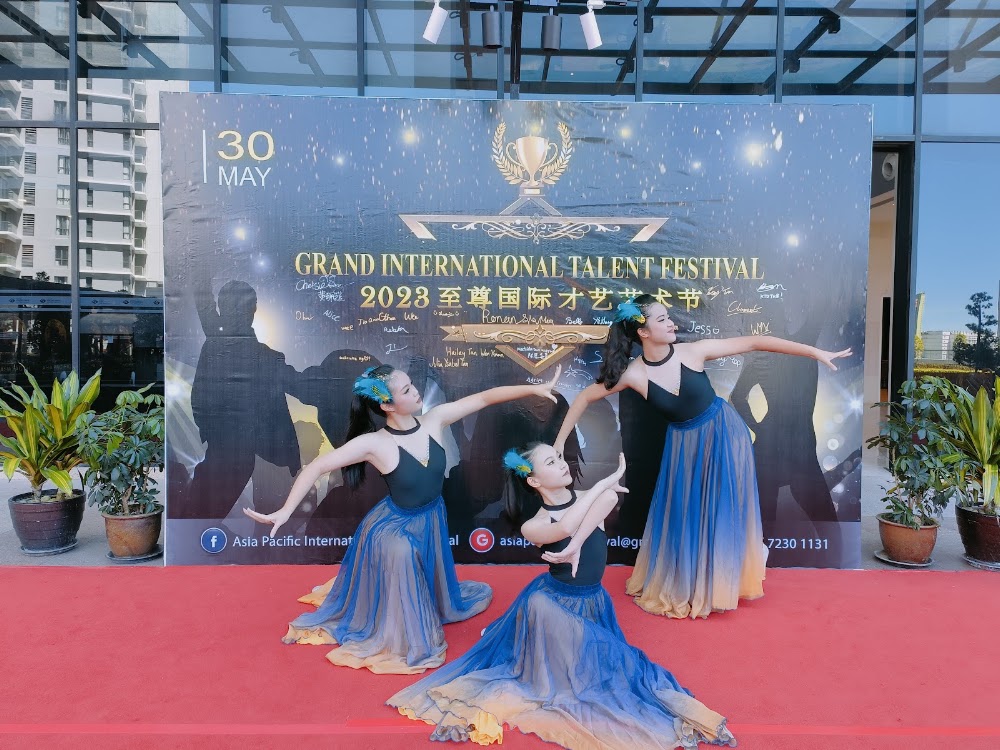 PHOENIX DANCE STUDIO